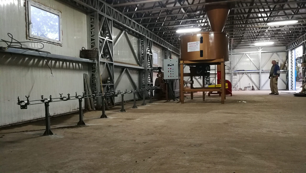 Briquetting Technology BT 060-400 BRIQUETTES PRODUCT LINE - Mesin industri: gambar 4 Briquetting Technology BT 060-400 BRIQUETTES PRODUCT LINE - Mesin industri: gambar 4