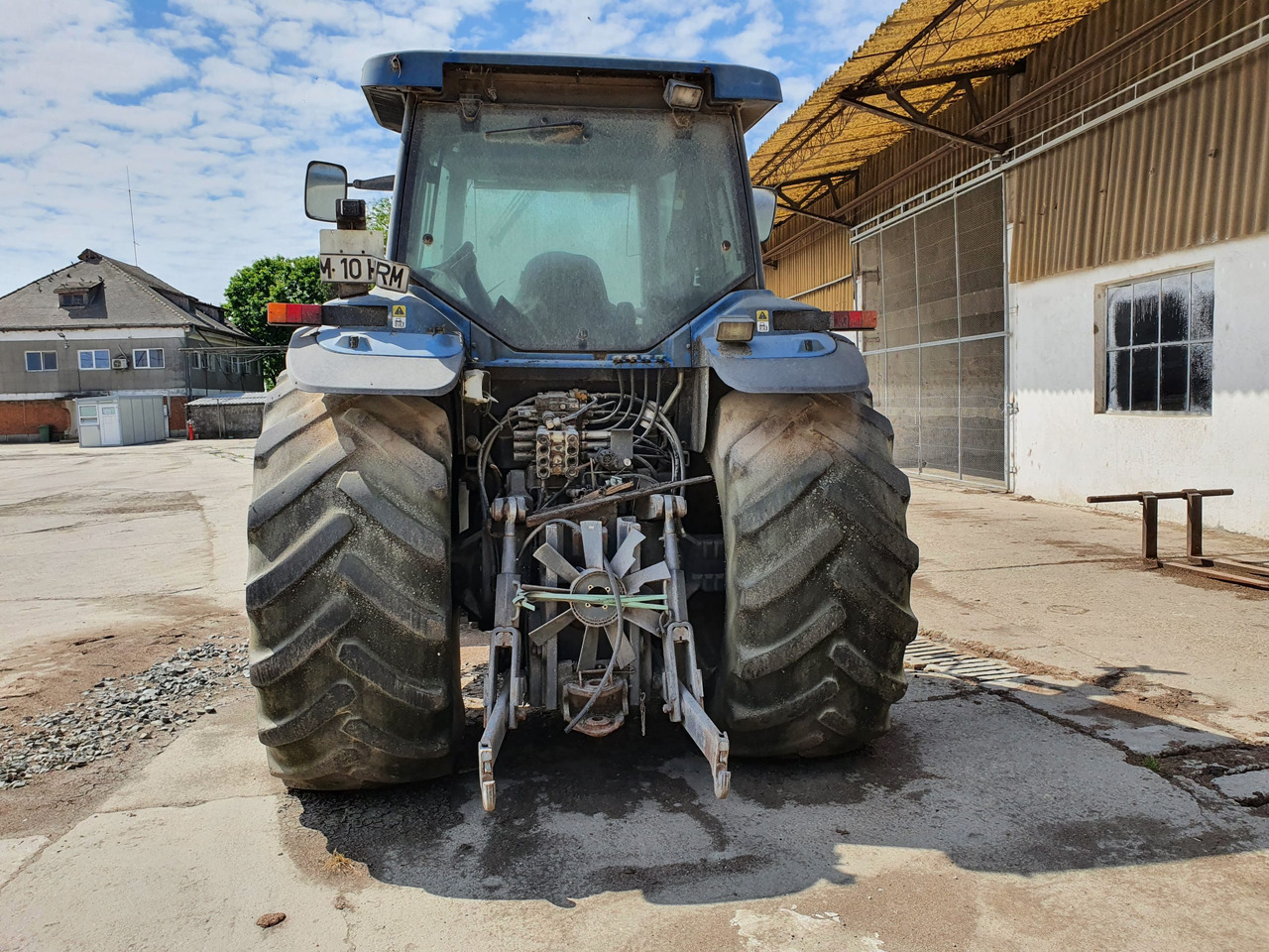 NEW HOLLAND 8970 Tractor 4×4 - Traktor: gambar 4 NEW HOLLAND 8970 Tractor 4×4 - Traktor: gambar 4