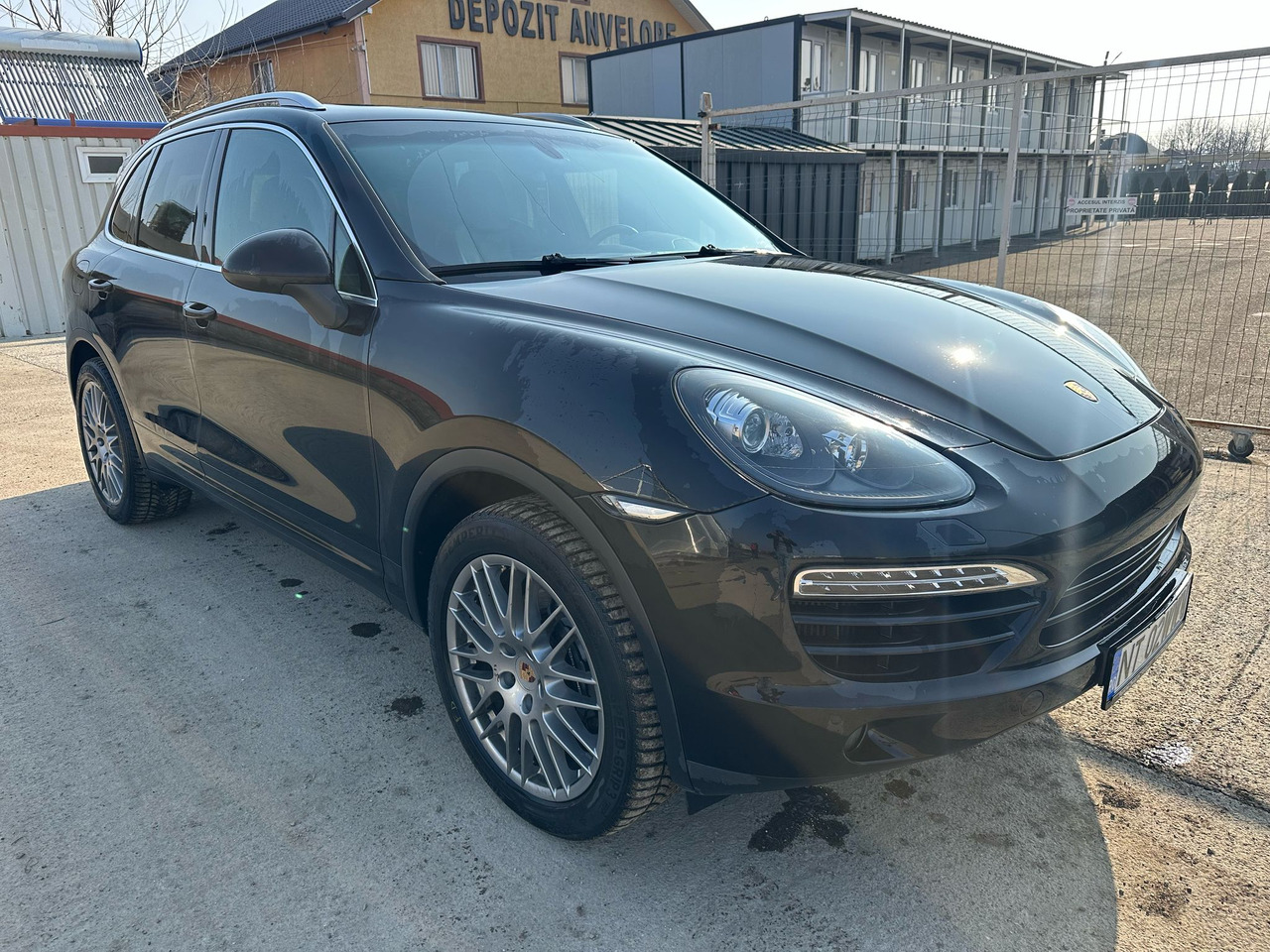PORSCHE CAYENNE - Mobil SUV: gambar 2 PORSCHE CAYENNE - Mobil SUV: gambar 2