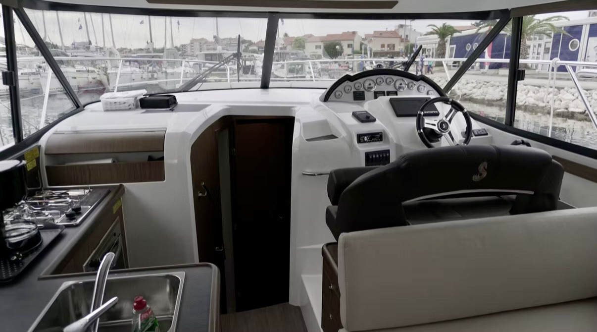 Peralatan lainnya Beneteau Antares 36 Fly, Air Conditioning, TOP !!!: gambar 13 Peralatan lainnya Beneteau Antares 36 Fly, Air Conditioning, TOP !!!: gambar 13
