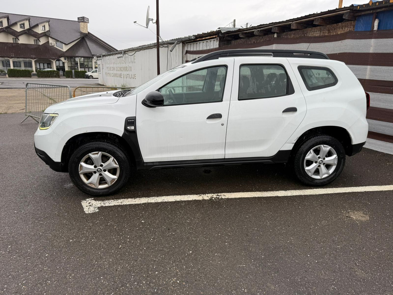 RENAULT DUSTER 4X4 - Mobil SUV: gambar 2 RENAULT DUSTER 4X4 - Mobil SUV: gambar 2