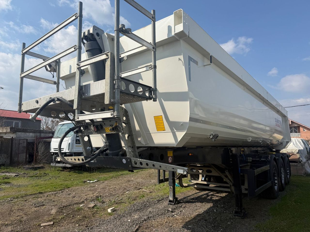 SCHMITZ CARGOBUL SCB S3D 27 m3 TIPPER - Semi-trailer jungkit: gambar 3 SCHMITZ CARGOBUL SCB S3D 27 m3 TIPPER - Semi-trailer jungkit: gambar 3