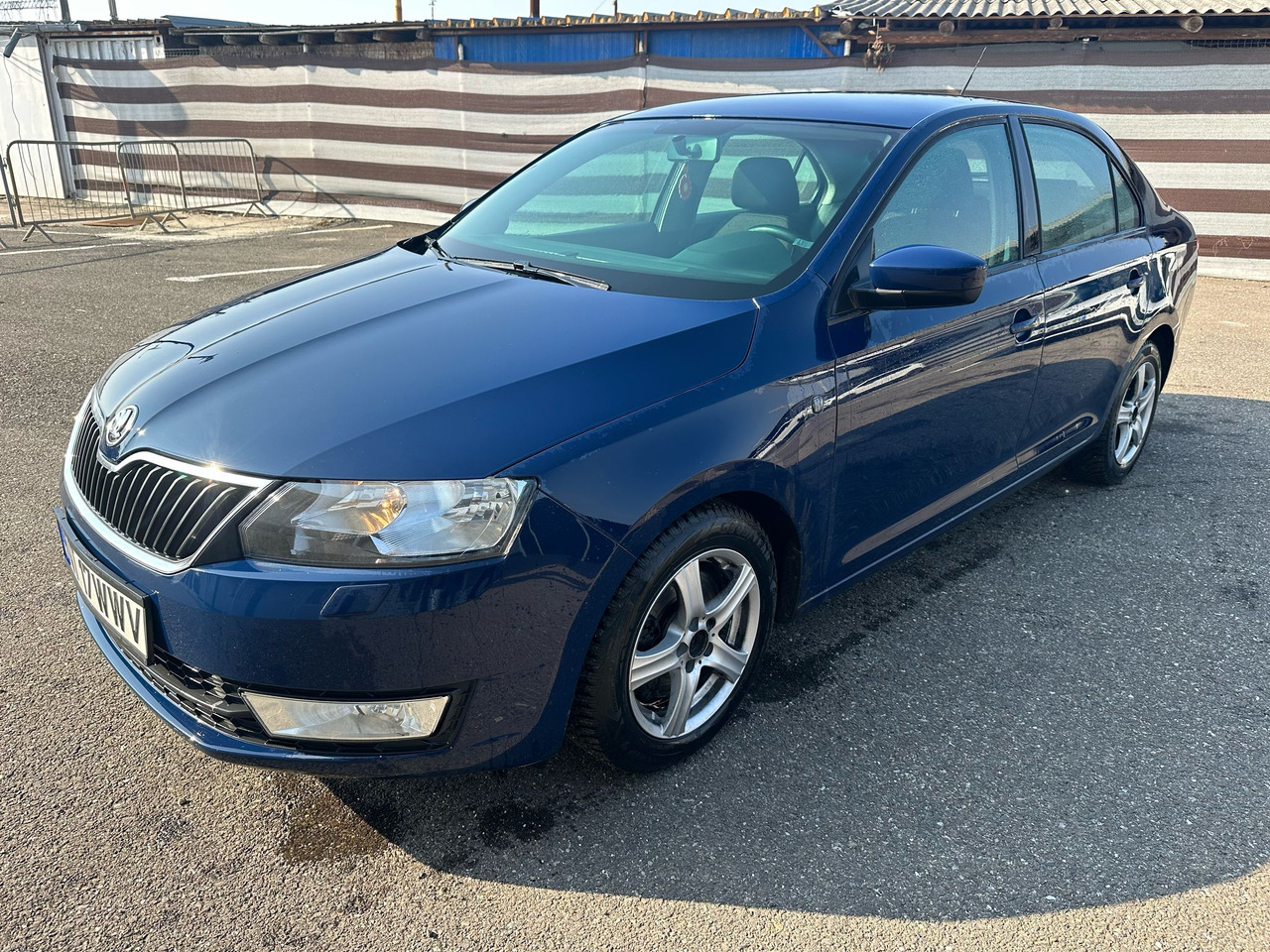 SKODA RAPID - Mobil sedan: gambar 1 SKODA RAPID - Mobil sedan: gambar 1