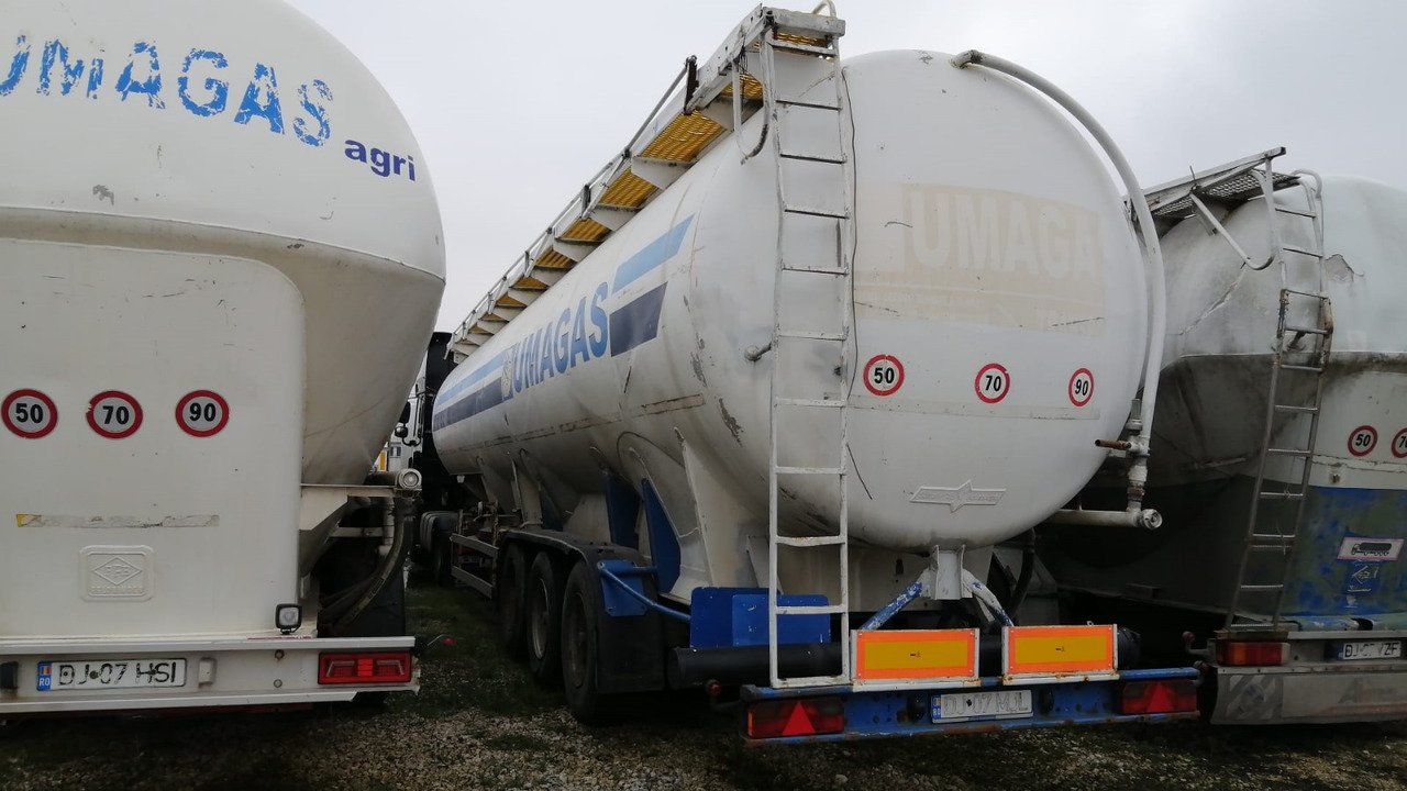 SPITZER Tank/Silo 57,000 l 4 Compartments for Powders/Feed/Water//Liquid Fertilizer/etc. - Semi trailer silo: gambar 4 SPITZER Tank/Silo 57,000 l 4 Compartments for Powders/Feed/Water//Liquid Fertilizer/etc. - Semi trailer silo: gambar 4