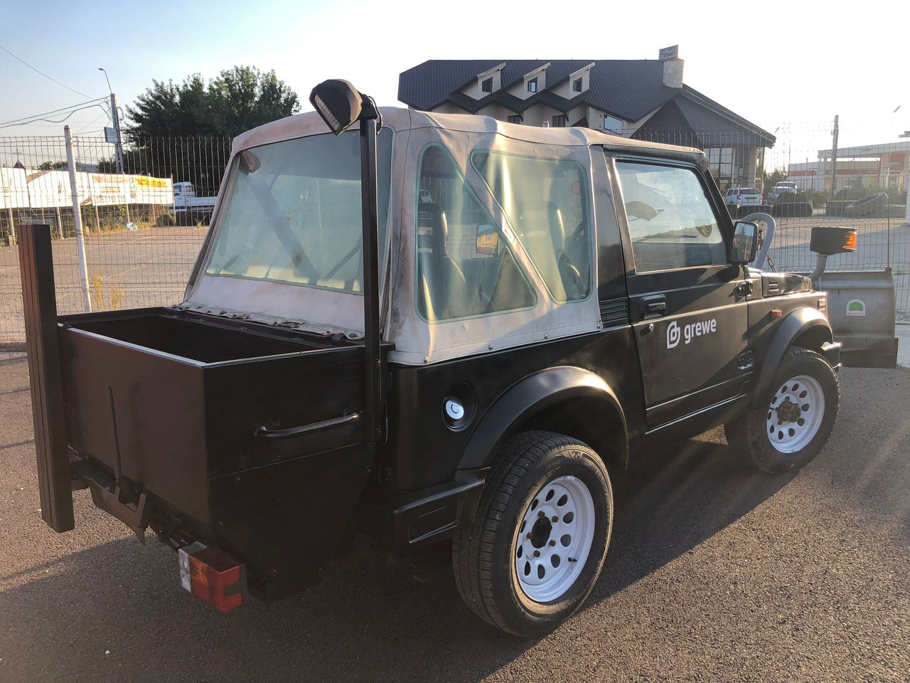 SUZUKI SAMURAI - Mobil SUV: gambar 4 SUZUKI SAMURAI - Mobil SUV: gambar 4