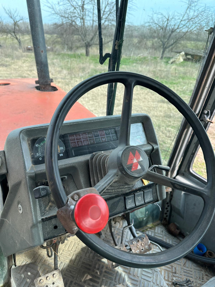 Tractor agricol Massey Ferguson 3655 - Traktor: gambar 4 Tractor agricol Massey Ferguson 3655 - Traktor: gambar 4