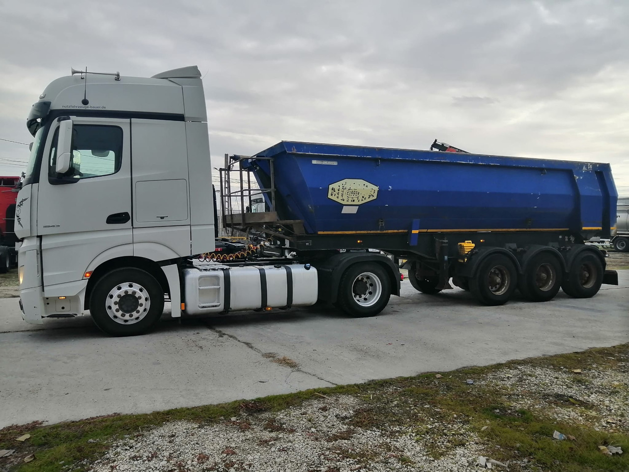 Tractor Head Mercedes-Benz Actros (2013) + Semi-trailer Tipper Meiller – Kipper (2005) - Tractor head: gambar 5 Tractor Head Mercedes-Benz Actros (2013) + Semi-trailer Tipper Meiller – Kipper (2005) - Tractor head: gambar 5