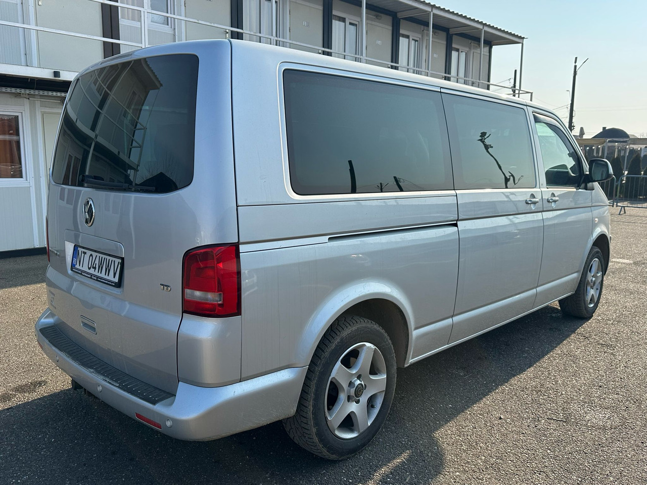 VOLKSWAGEN MULTIVAN - Van penumpang: gambar 3 VOLKSWAGEN MULTIVAN - Van penumpang: gambar 3