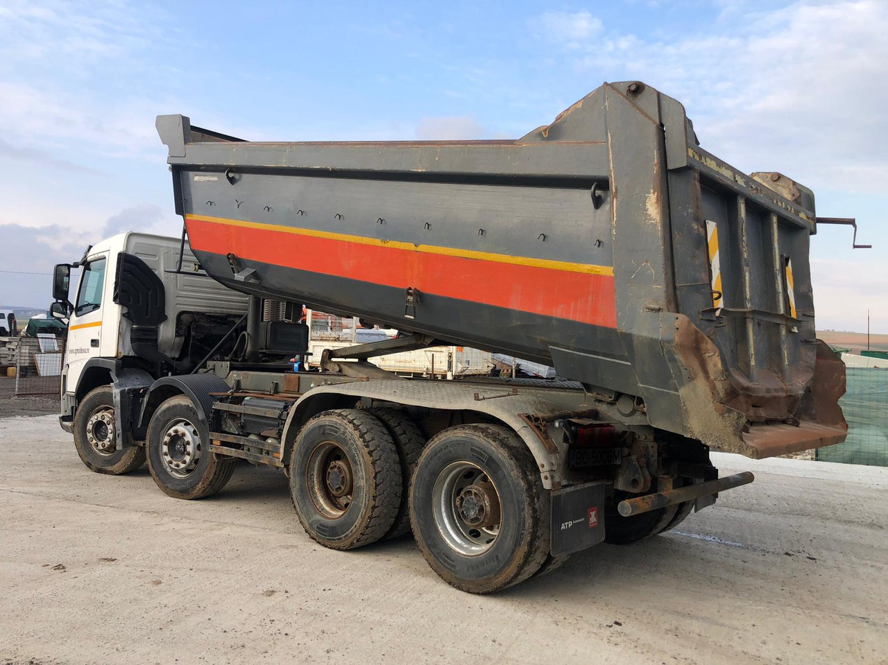 VOLVO FM 420 Tipper - Truk jungkit: gambar 2 VOLVO FM 420 Tipper - Truk jungkit: gambar 2