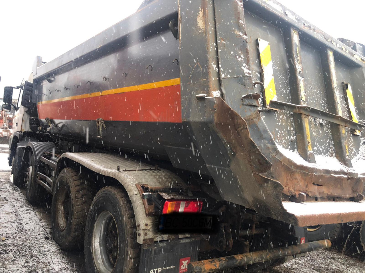 VOLVO FM 420 Tipper - Truk jungkit: gambar 4 VOLVO FM 420 Tipper - Truk jungkit: gambar 4