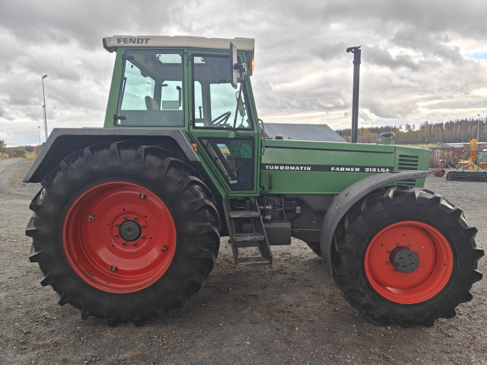 FENDT Farmer 312LSA Turbomatik - Traktor: gambar 4 FENDT Farmer 312LSA Turbomatik - Traktor: gambar 4