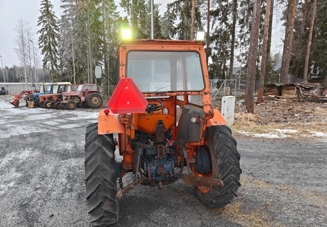 Fiat 500 hytillinen pikkutraktori - Traktor: gambar 5 Fiat 500 hytillinen pikkutraktori - Traktor: gambar 5