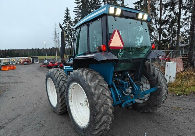 Ford County 1124 - kutoskoneella - KATSO VIDEO - Traktor: gambar 5 Ford County 1124 - kutoskoneella - KATSO VIDEO - Traktor: gambar 5