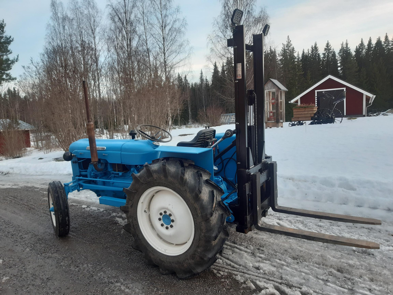 Fordson Dexta trukkinostimella - Traktor: gambar 1 Fordson Dexta trukkinostimella - Traktor: gambar 1