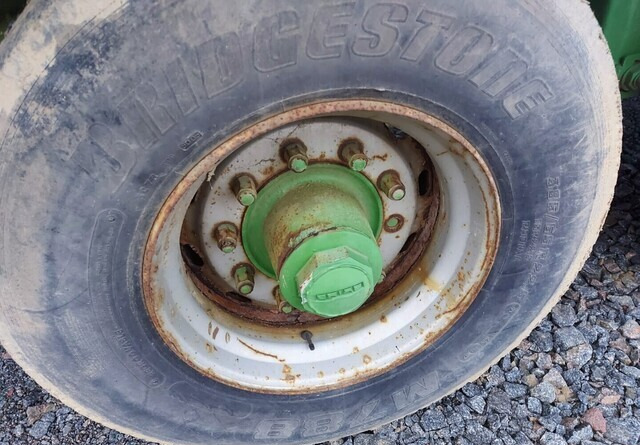 Trailer platform pertanian JALKALAVAKÄRRY - 3-akselinen ILMA-ALUSTAINEN KÄRRY MONEEN KÄYTTÖÖN: gambar 13 Trailer platform pertanian JALKALAVAKÄRRY - 3-akselinen ILMA-ALUSTAINEN KÄRRY MONEEN KÄYTTÖÖN: gambar 13