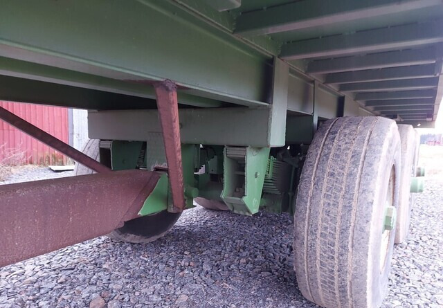 Trailer platform pertanian JALKALAVAKÄRRY - 3-akselinen ILMA-ALUSTAINEN KÄRRY MONEEN KÄYTTÖÖN: gambar 11 Trailer platform pertanian JALKALAVAKÄRRY - 3-akselinen ILMA-ALUSTAINEN KÄRRY MONEEN KÄYTTÖÖN: gambar 11