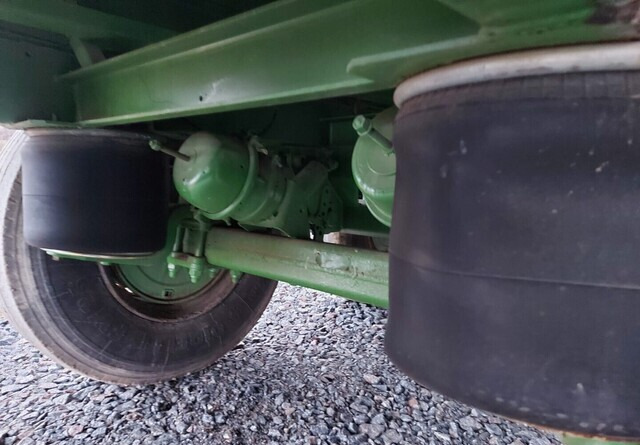 Trailer platform pertanian JALKALAVAKÄRRY - 3-akselinen ILMA-ALUSTAINEN KÄRRY MONEEN KÄYTTÖÖN: gambar 18 Trailer platform pertanian JALKALAVAKÄRRY - 3-akselinen ILMA-ALUSTAINEN KÄRRY MONEEN KÄYTTÖÖN: gambar 18