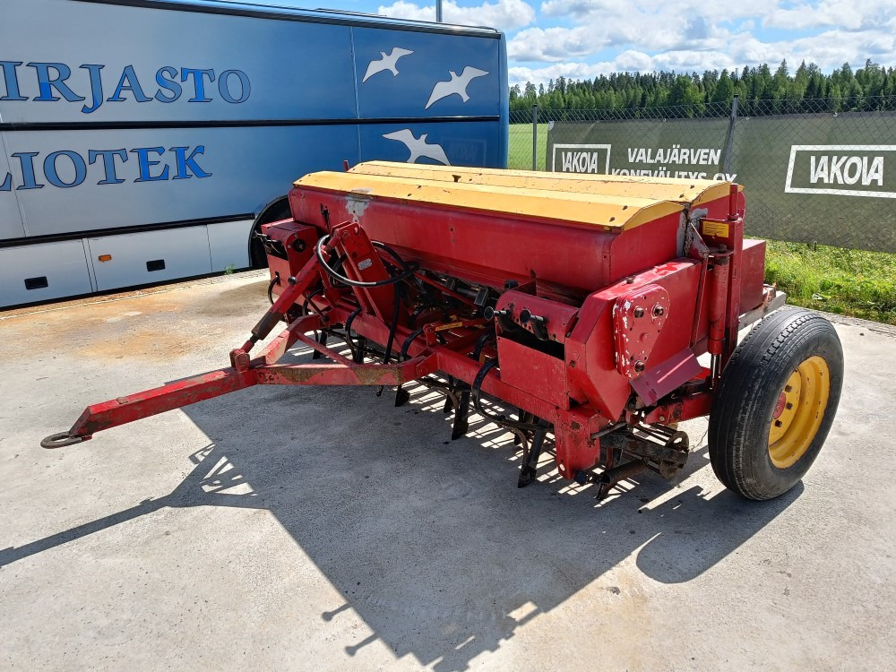 Juko Kylvölannoitin 250cm / puolihinattava laahavantailla - Menggabungkan bor benih: gambar 3 Juko Kylvölannoitin 250cm / puolihinattava laahavantailla - Menggabungkan bor benih: gambar 3