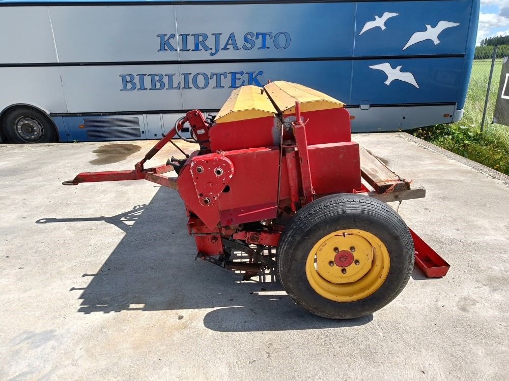 Juko Kylvölannoitin 250cm / puolihinattava laahavantailla - Menggabungkan bor benih: gambar 4 Juko Kylvölannoitin 250cm / puolihinattava laahavantailla - Menggabungkan bor benih: gambar 4