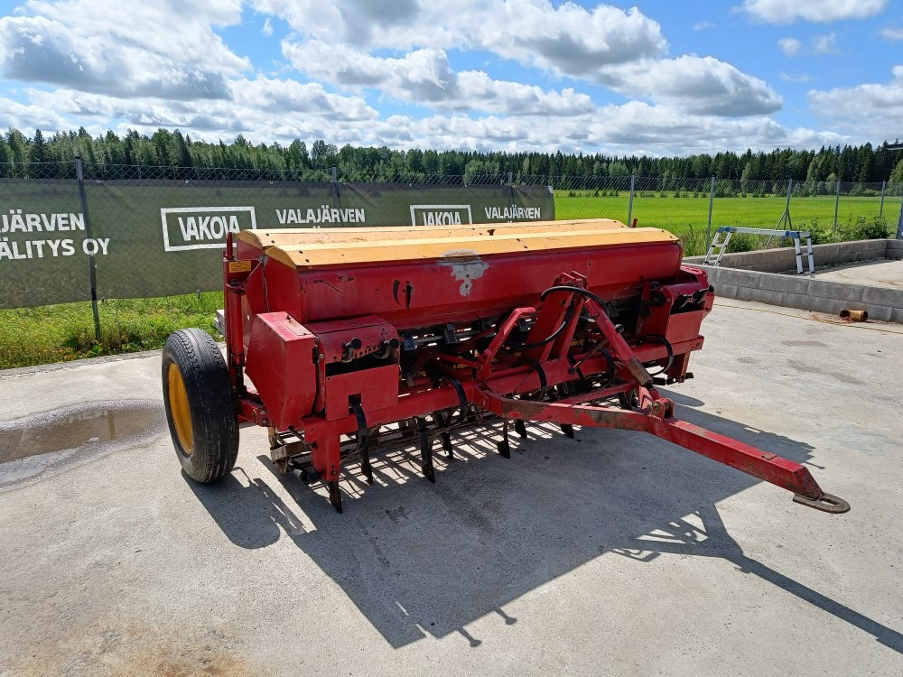 Juko Kylvölannoitin 250cm / puolihinattava laahavantailla - Menggabungkan bor benih: gambar 1 Juko Kylvölannoitin 250cm / puolihinattava laahavantailla - Menggabungkan bor benih: gambar 1