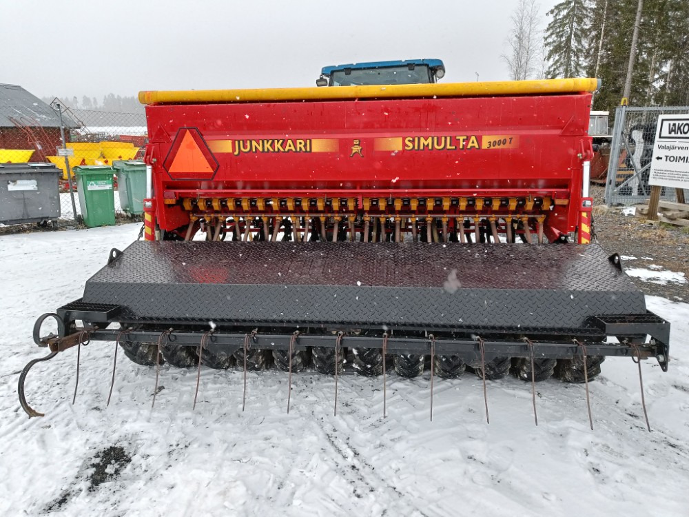 Junkkari Simulta S3000T Takapyöräkone kiekkovantailla - Menggabungkan bor benih: gambar 3 Junkkari Simulta S3000T Takapyöräkone kiekkovantailla - Menggabungkan bor benih: gambar 3