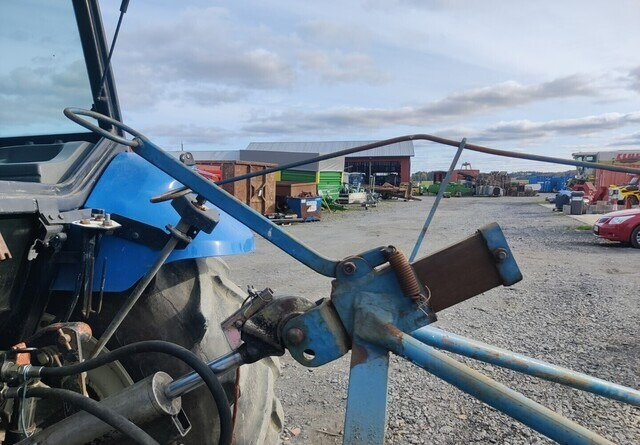 Maansiirtokauha 120cm traktoriin - VIDEO - Ember untuk Traktor: gambar 3 Maansiirtokauha 120cm traktoriin - VIDEO - Ember untuk Traktor: gambar 3