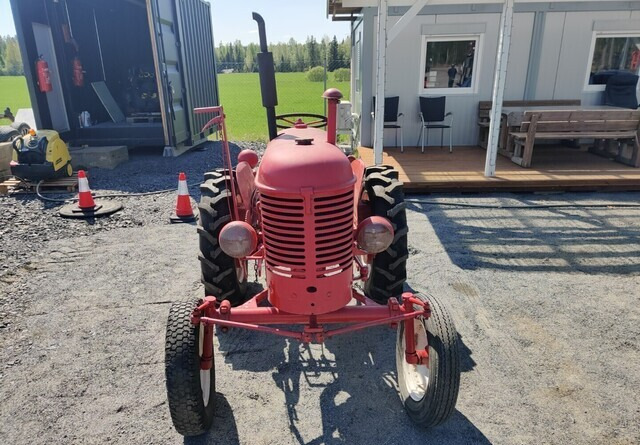 Massey Harris Traktori - bensiini - Traktor: gambar 2 Massey Harris Traktori - bensiini - Traktor: gambar 2