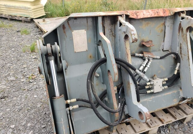 Monitoimikauha kynsillä 173cm CAT-kurottajan sovitteella - Ember loader: gambar 5 Monitoimikauha kynsillä 173cm CAT-kurottajan sovitteella - Ember loader: gambar 5