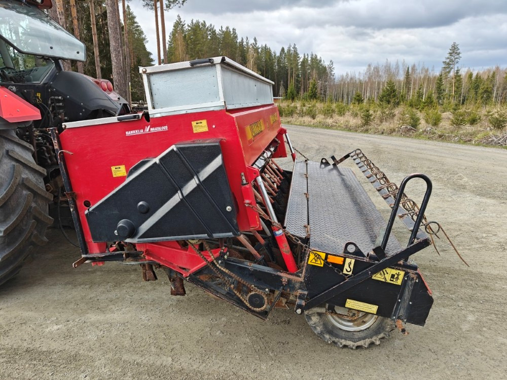 Simulta-Junkkari 3000T - takapyöräkone - kiekkovantaat takana - Menggabungkan bor benih: gambar 2 Simulta-Junkkari 3000T - takapyöräkone - kiekkovantaat takana - Menggabungkan bor benih: gambar 2