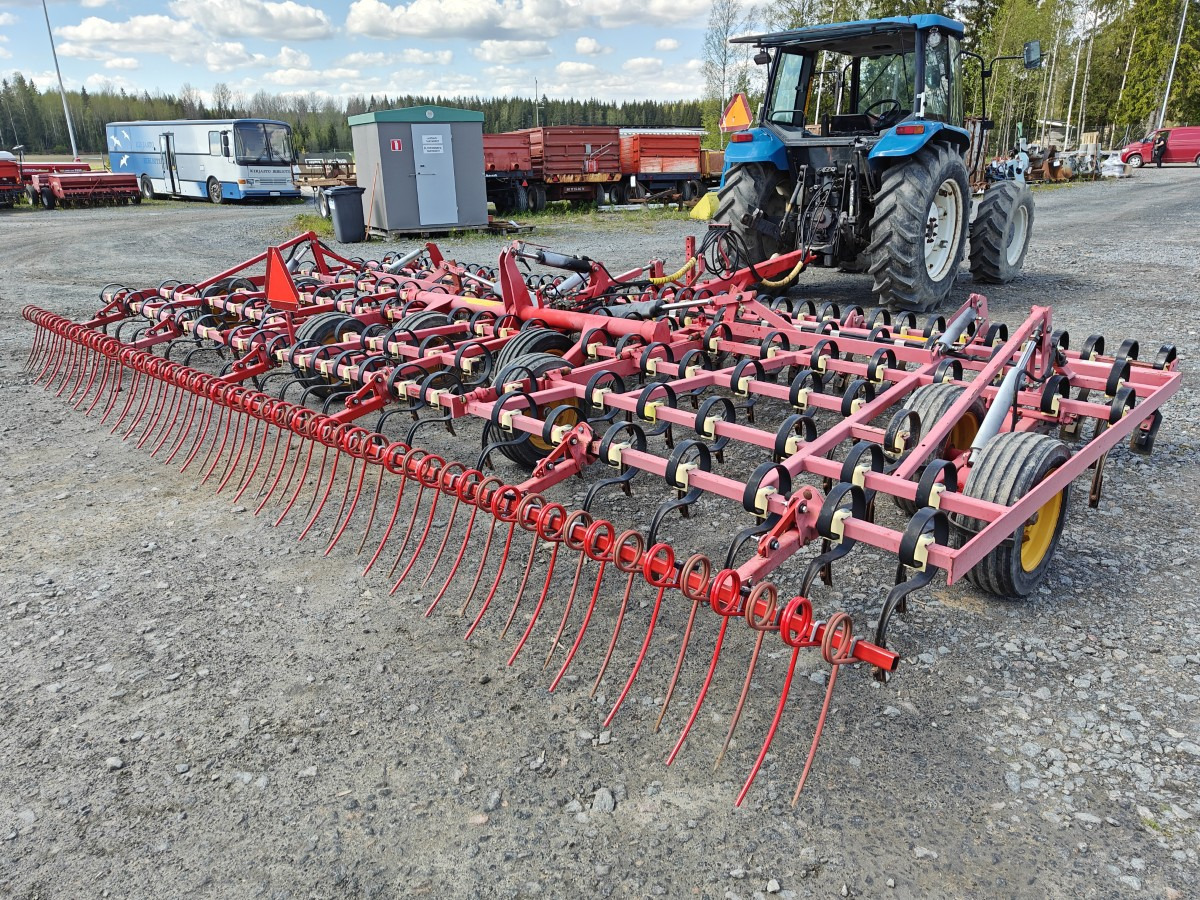 VÄDERSTAD NZE 700cm äes - VIDEO - Garu: gambar 3 VÄDERSTAD NZE 700cm äes - VIDEO - Garu: gambar 3
