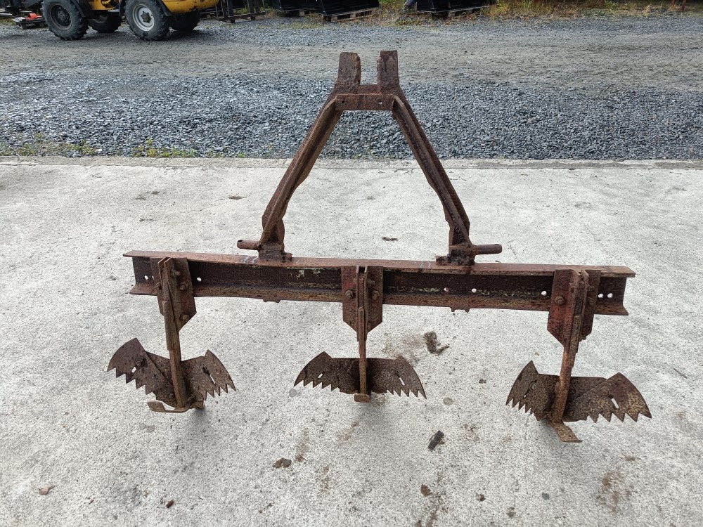 Vakoaura 3-lapainen traktoriin - Peralatan menabur: gambar 5 Vakoaura 3-lapainen traktoriin - Peralatan menabur: gambar 5