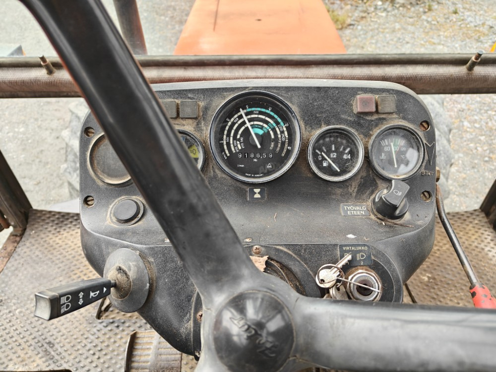 Traktor ZETOR 7245 - 4WD: gambar 18 Traktor ZETOR 7245 - 4WD: gambar 18