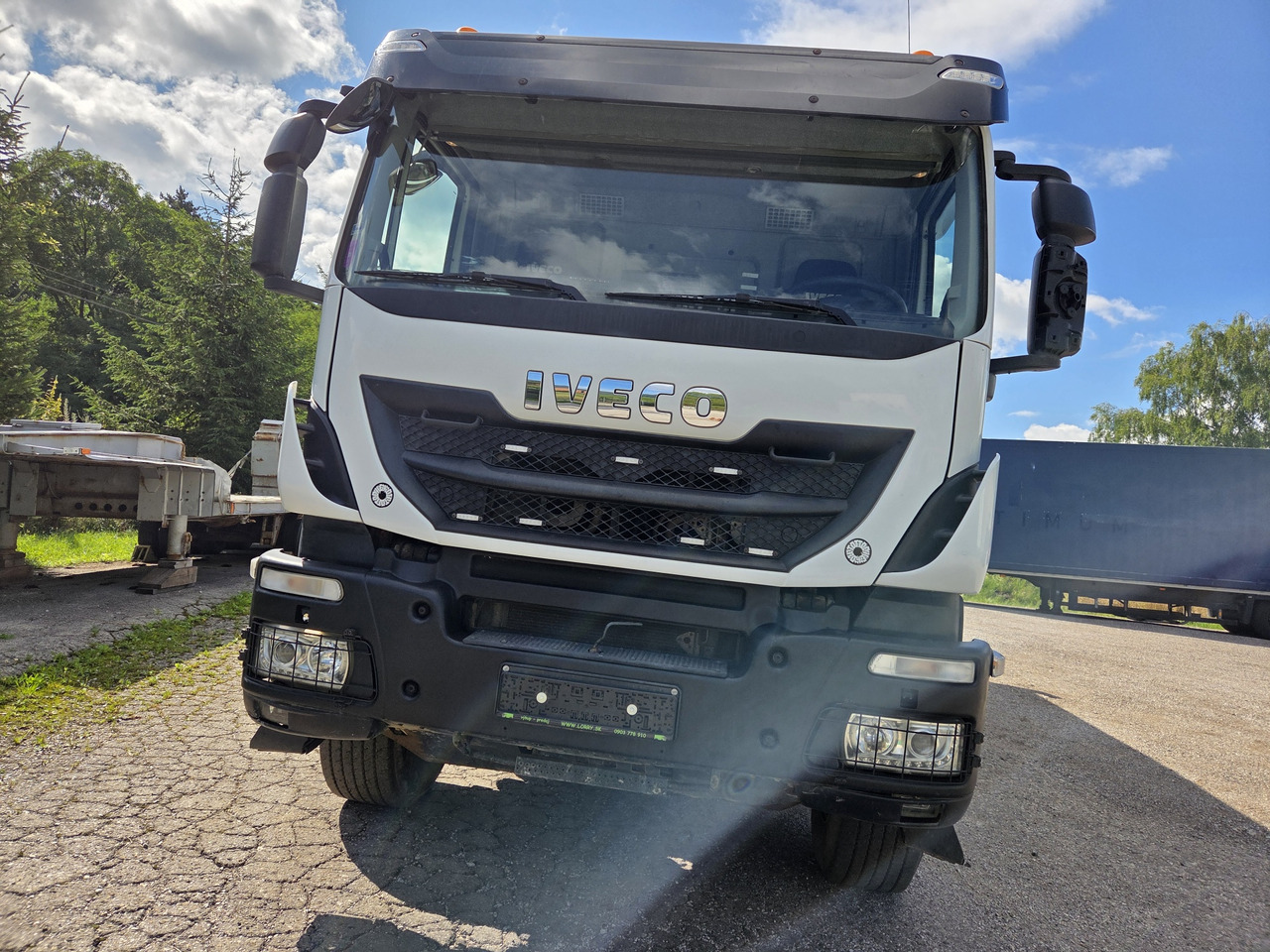 IVECO TRAKKER 500 8x4 EURO6 Bordmatik - Truk jungkit: gambar 2 IVECO TRAKKER 500 8x4 EURO6 Bordmatik - Truk jungkit: gambar 2