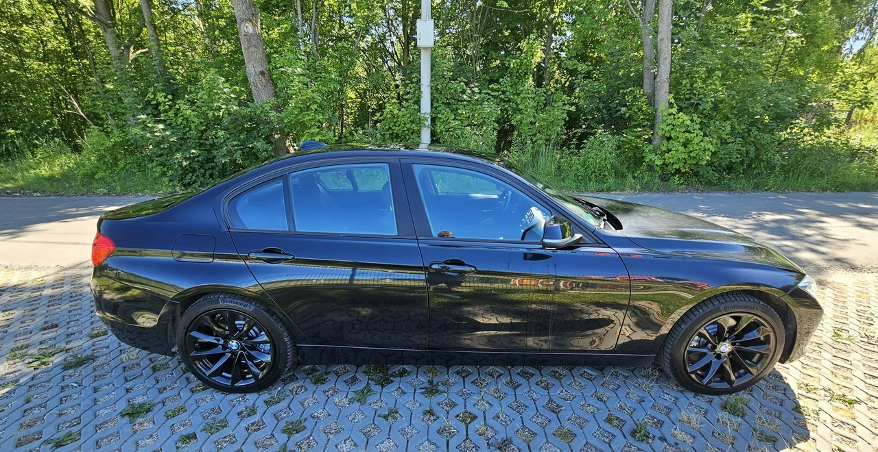BMW SERIA 3 V (F30/F31/F34) BMW SERIA 3 BMW 330D xDrive ładny stan 4x4 sedan - Mobil sedan: gambar 5 BMW SERIA 3 V (F30/F31/F34) BMW SERIA 3 BMW 330D xDrive ładny stan 4x4 sedan - Mobil sedan: gambar 5