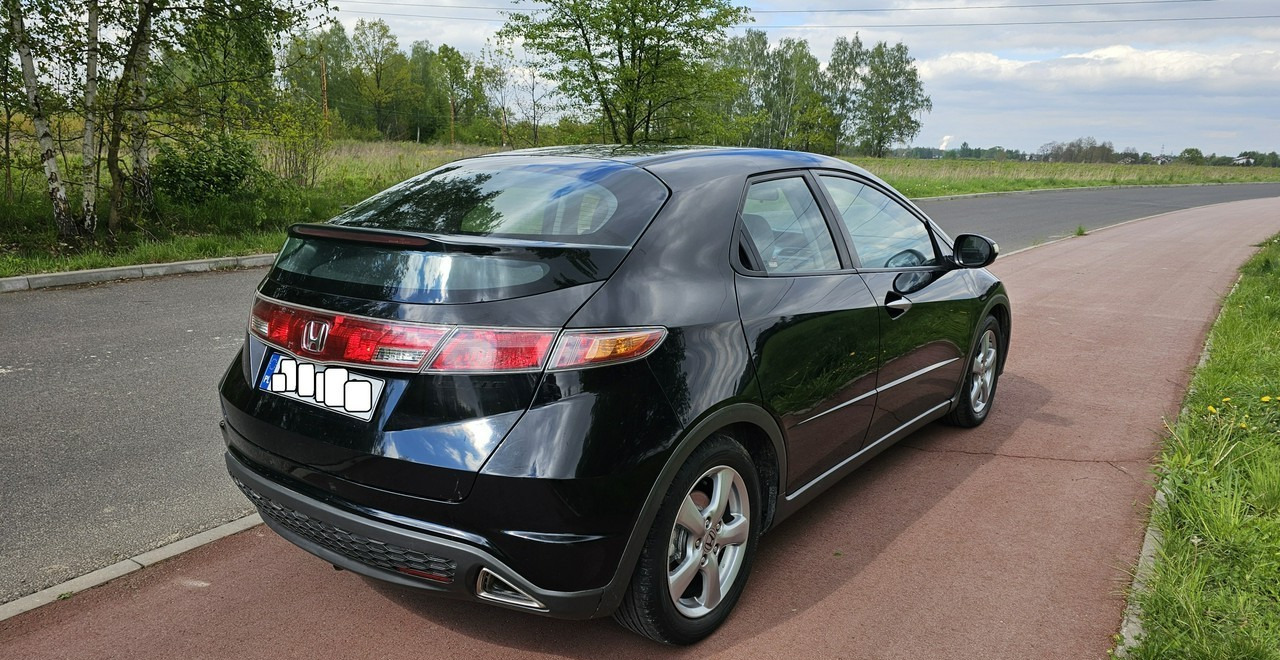 Honda Civic VIII bardzo ładna * pełnosprawna * - Hatchback: gambar 4 Honda Civic VIII bardzo ładna * pełnosprawna * - Hatchback: gambar 4