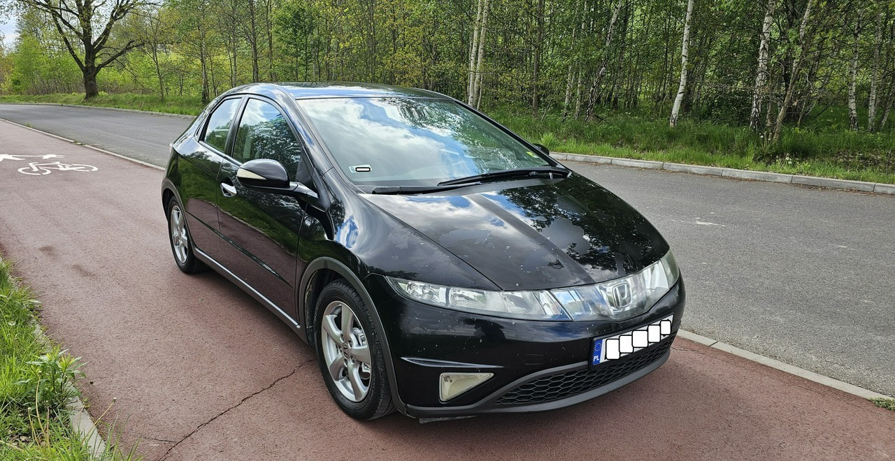 Honda Civic VIII bardzo ładna * pełnosprawna * - Hatchback: gambar 2 Honda Civic VIII bardzo ładna * pełnosprawna * - Hatchback: gambar 2