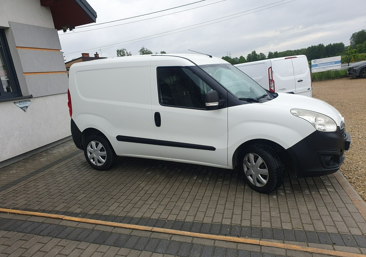 Opel Combo Opel Combo 1.4 Benzyna Polski Salon - Van panel: gambar 4 Opel Combo Opel Combo 1.4 Benzyna Polski Salon - Van panel: gambar 4