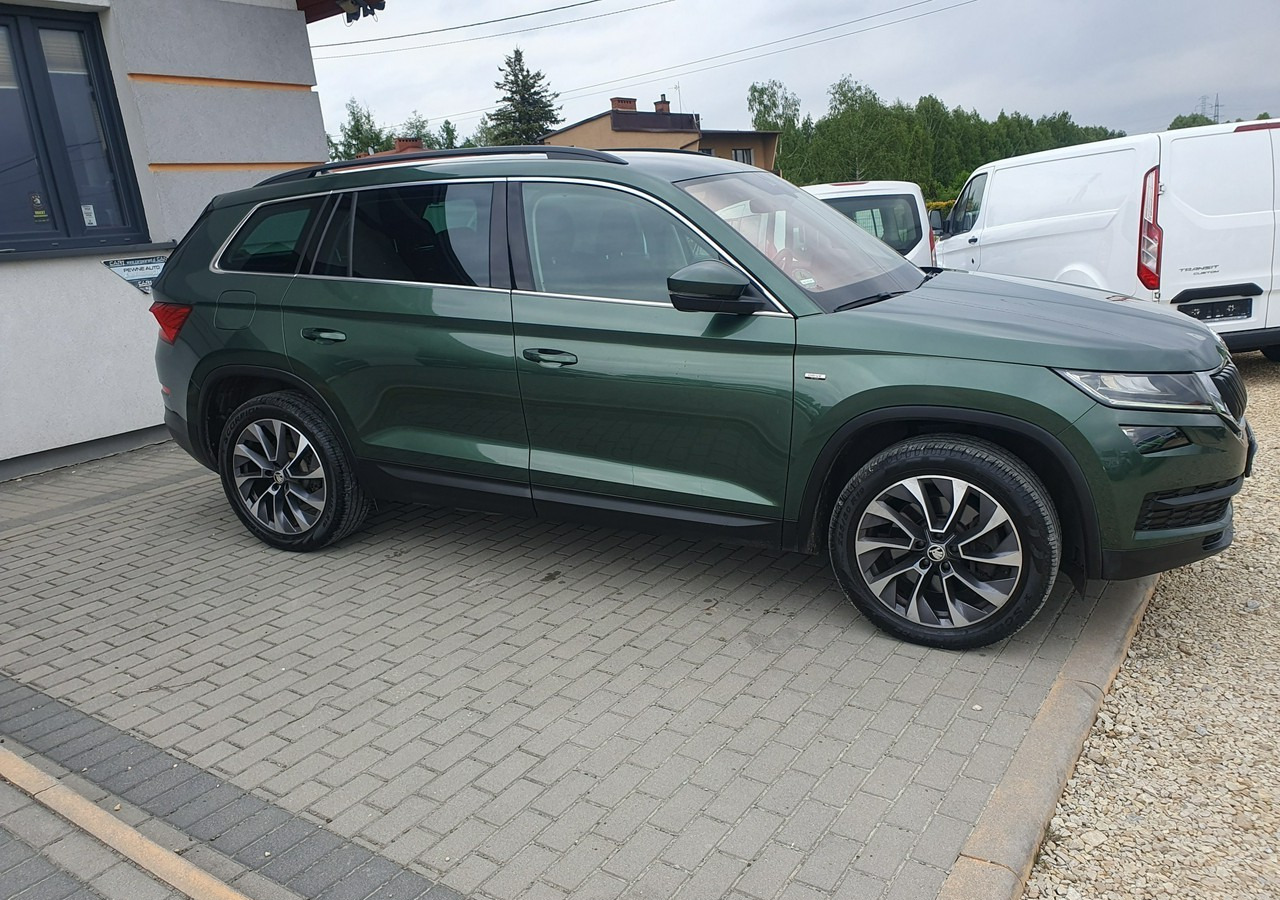 Skoda Kodiaq Skoda Kodiaq Skoda Kodiaq 2.0 tsi 4x4 Wersja Drive na 125 lecie - Mobil: gambar 4 Skoda Kodiaq Skoda Kodiaq Skoda Kodiaq 2.0 tsi 4x4 Wersja Drive na 125 lecie - Mobil: gambar 4