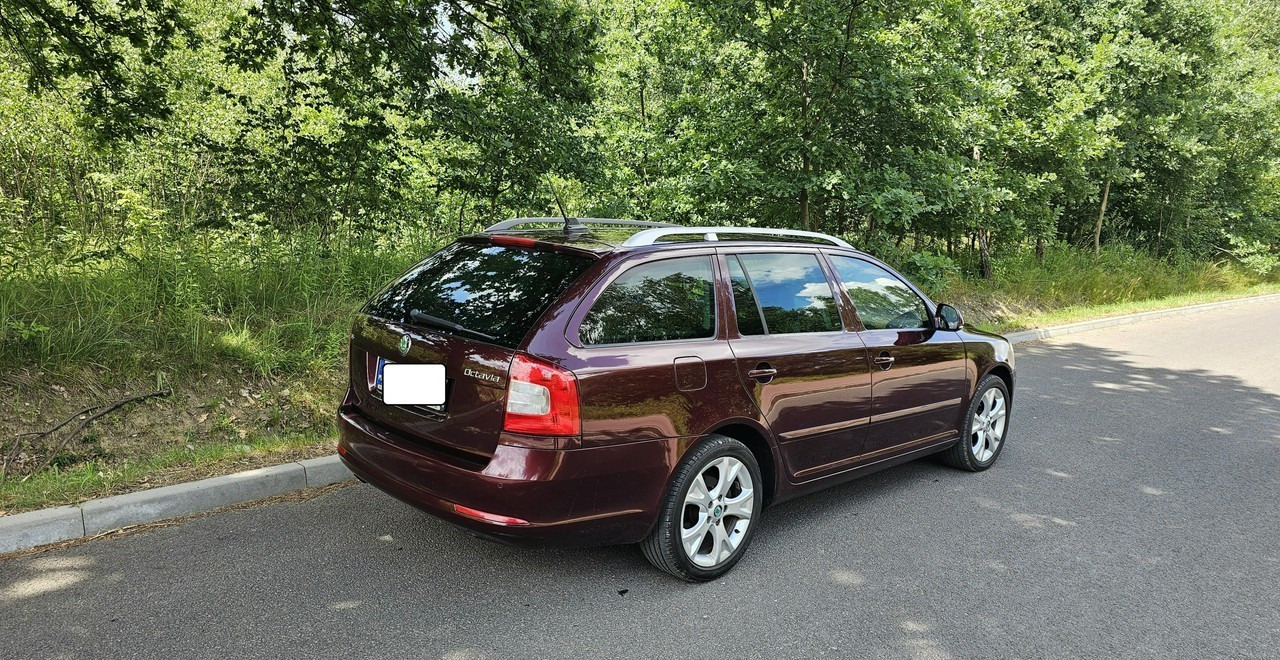 Skoda Octavia II bogate wyposażenie *niski przebieg*FV vat 23%* - Mobil: gambar 4 Skoda Octavia II bogate wyposażenie *niski przebieg*FV vat 23%* - Mobil: gambar 4