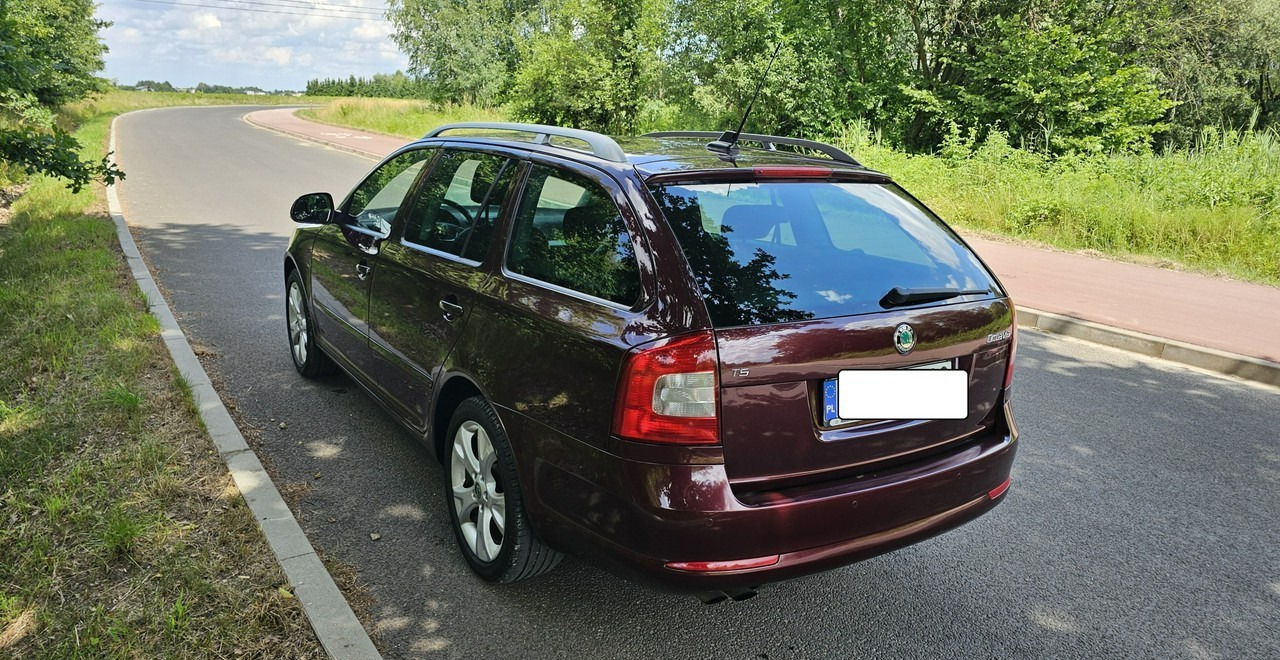Mobil Skoda Octavia II bogate wyposażenie *niski przebieg*FV vat 23%*: gambar 6