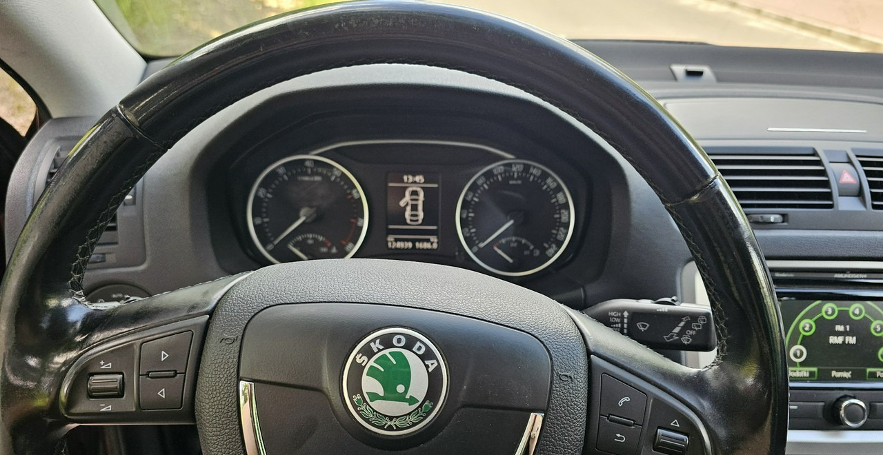 Mobil Skoda Octavia II bogate wyposażenie *niski przebieg*FV vat 23%*: gambar 12