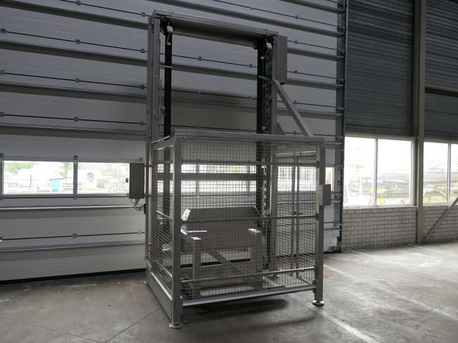 Lachnit lifter for palletboxes 322 L - Mesin makanan: gambar 1 Lachnit lifter for palletboxes 322 L - Mesin makanan: gambar 1