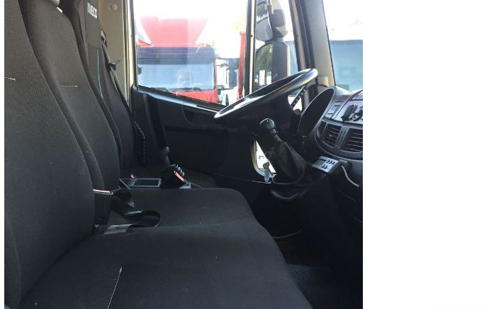 Iveco EUROCARGOeurocargo 100e19 - Truk isotermal: gambar 4 Iveco EUROCARGOeurocargo 100e19 - Truk isotermal: gambar 4