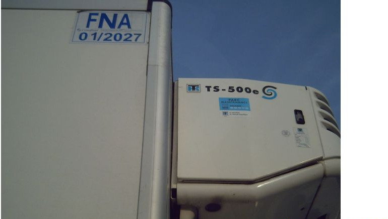 Iveco EUROCARGOeurocargo 160e25 - Truk isotermal: gambar 5 Iveco EUROCARGOeurocargo 160e25 - Truk isotermal: gambar 5