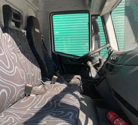 Iveco Eurocargo 75e16Eurocargo 75e16 - Truk box: gambar 5 Iveco Eurocargo 75e16Eurocargo 75e16 - Truk box: gambar 5