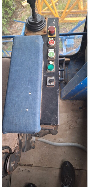 Leasing Liebherr 180EC-H 40m jib slewing part / good price Liebherr 180EC-H 40m jib slewing part / good price: gambar 20