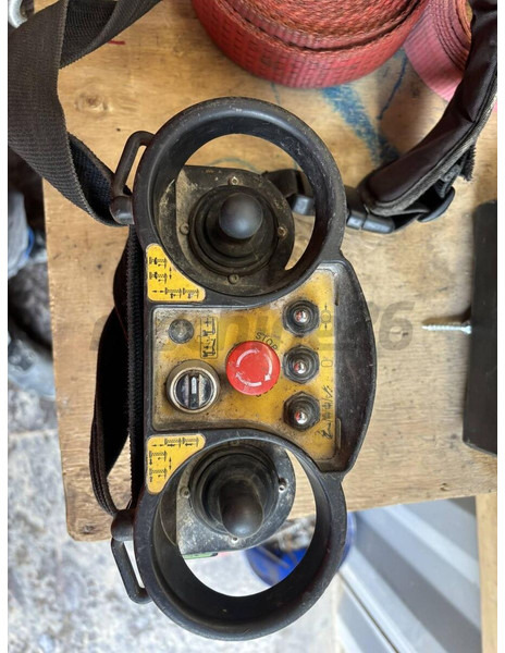 Liebherr 63K, 1994, 43m jib, radio control - Derek menara: gambar 5 Liebherr 63K, 1994, 43m jib, radio control - Derek menara: gambar 5