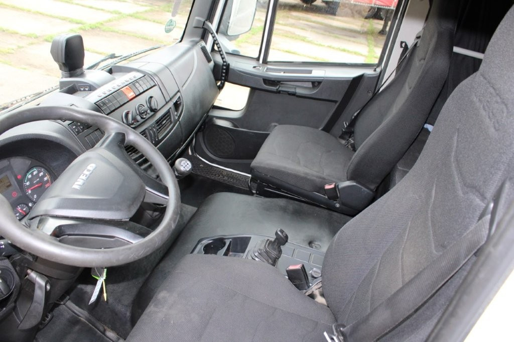 IVECO EUROCARGO 160 E320 + AGADOS - Truk dengan terpal samping: gambar 5 IVECO EUROCARGO 160 E320 + AGADOS - Truk dengan terpal samping: gambar 5