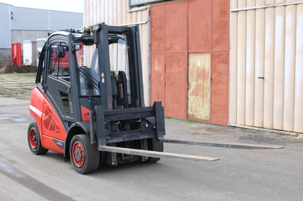 Linde H40D-01 - Forklift: gambar 2 Linde H40D-01 - Forklift: gambar 2