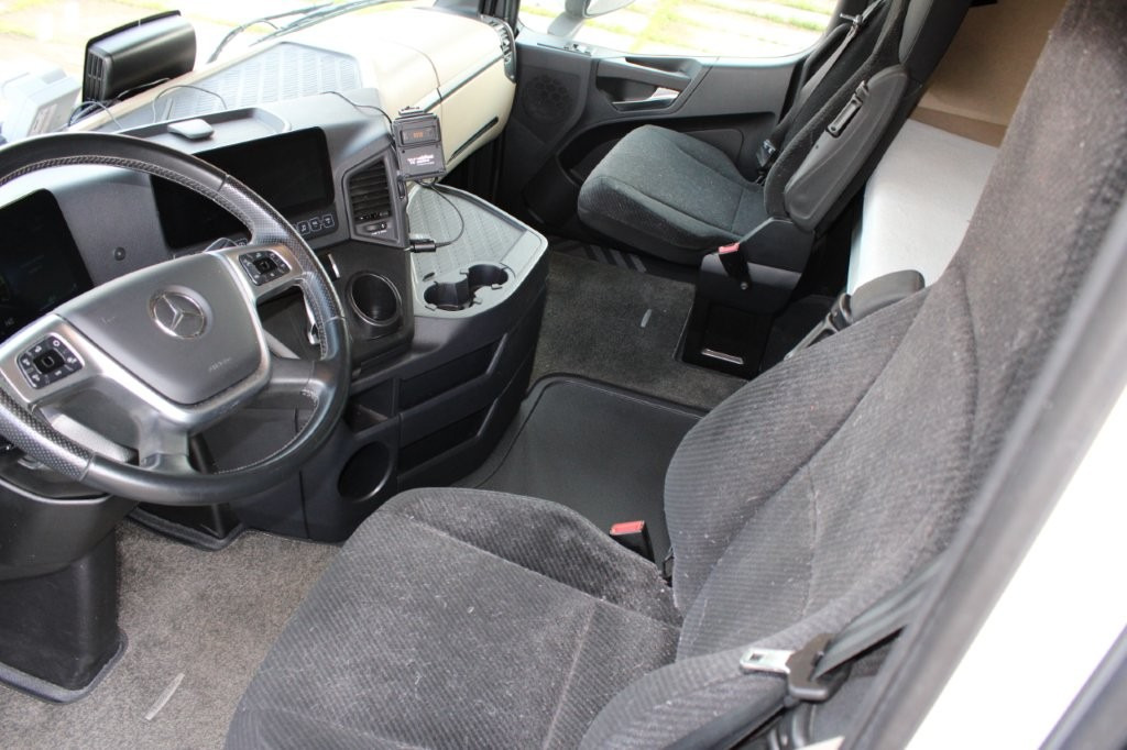 Mercedes-Benz Actros 2542 NAVIGACE + PANAV TVK 18 M (8,20m x 2,4 - Truk dengan terpal samping, Trailer dengan terpal samping: gambar 5 Mercedes-Benz Actros 2542 NAVIGACE + PANAV TVK 18 M (8,20m x 2,4 - Truk dengan terpal samping, Trailer dengan terpal samping: gambar 5